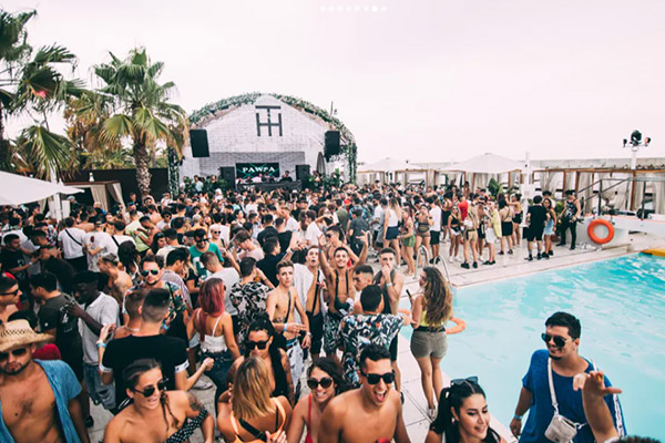beach club barcelona with pools go beach club