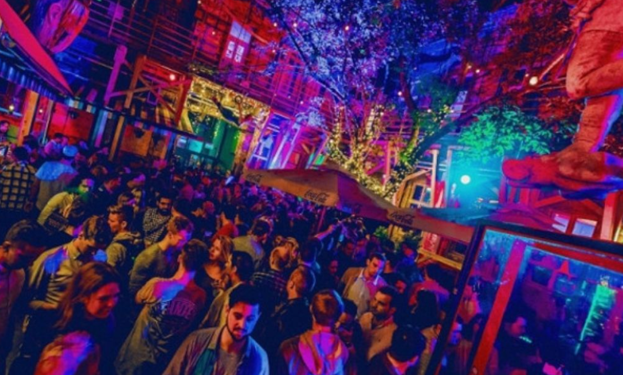 Pub Crawl Budapest